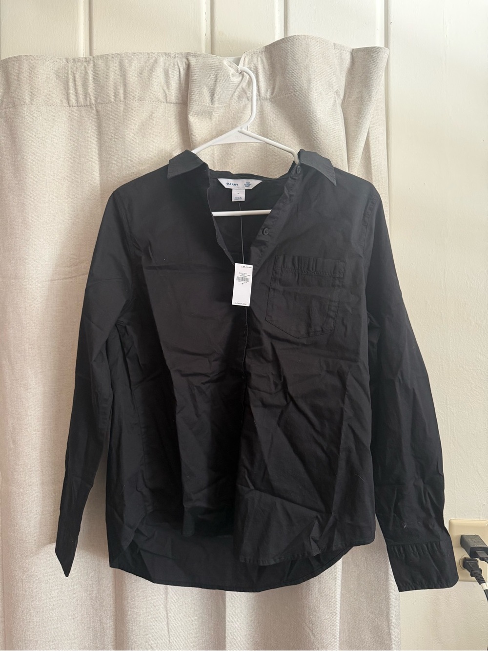 Old Navy Black Long-Sleeve Button-Up Shirt